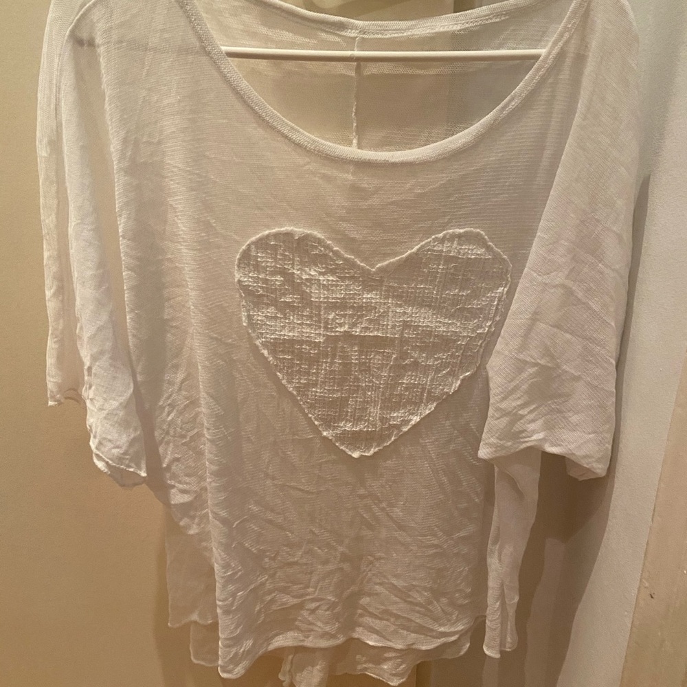 White heart top